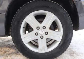 Подержанный автомобиль Suzuki Grand Vitara 2008 года (9 фото)