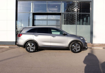 Подержанный автомобиль Kia Sorento 2019 года (6 фото)