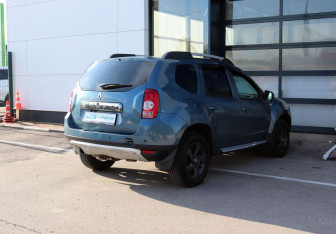 Подержанный автомобиль Renault Duster 2014 года (7 фото)