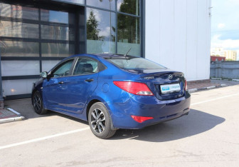 Подержанный автомобиль Hyundai Solaris Sedan 2015 года (3 фото)