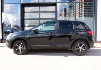 Подержанный автомобиль Nissan Qashqai 2008 года (2 фото)