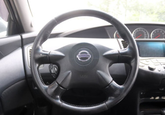 Подержанный автомобиль Nissan Primera Sedan 2004 года (17 фото)