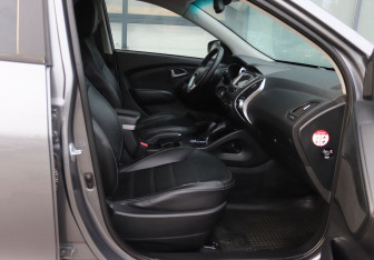 Подержанный автомобиль Hyundai ix35 2011 года (14 фото)