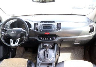 Подержанный автомобиль Kia Sportage 2011 года (13 фото)