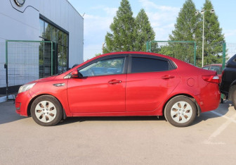 Подержанный автомобиль Kia Rio Sedan 2014 года (2 фото)