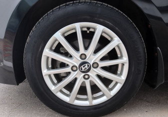 Подержанный автомобиль Hyundai Solaris Sedan 2014 года (18 фото)