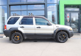Подержанный автомобиль Ford Escape 2001 года (6 фото)