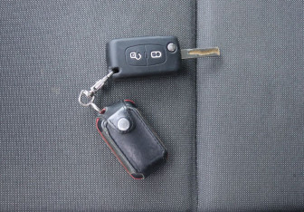 Подержанный автомобиль Peugeot 207 Hatchback 2011 года (16 фото)