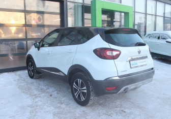 Подержанный автомобиль Renault Kaptur 2017 года (3 фото)