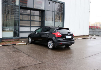 Подержанный автомобиль Ford Focus Hatchback 2012 года (3 фото)