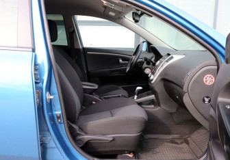 Подержанный автомобиль Kia Ceed Hatchback 2010 года (13 фото)