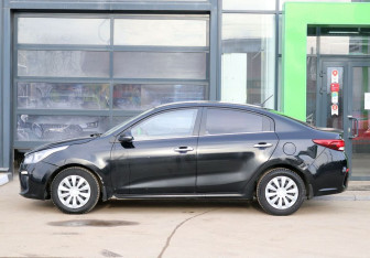Подержанный автомобиль Kia Rio Sedan 2017 года (2 фото)