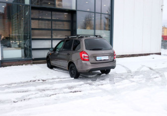 Подержанный автомобиль LADA (ВАЗ) Kalina Wagon 2014 года (3 фото)