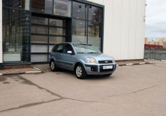 Подержанный автомобиль Ford Fusion 2007 года (7 фото)