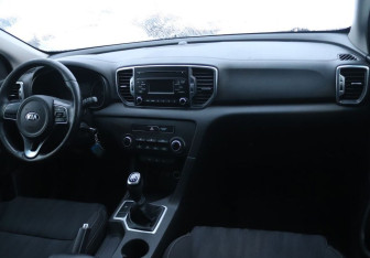 Подержанный автомобиль Kia Sportage 2016 года (14 фото)