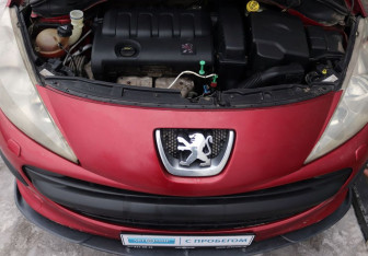 Подержанный автомобиль Peugeot 207 Hatchback 2008 года (10 фото)