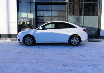 Подержанный автомобиль Chevrolet Cruze Sedan 2010 года (2 фото)