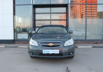 Подержанный автомобиль Chevrolet Epica 2011 года (8 фото)