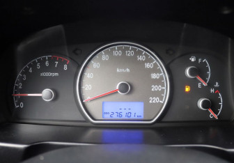 Подержанный автомобиль Hyundai Elantra Sedan 2008 года (16 фото)