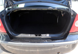 Подержанный автомобиль Ford Focus Sedan 2006 года (15 фото)