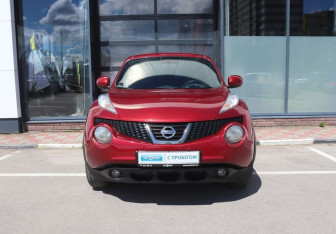 Подержанный автомобиль Nissan Juke 2013 года (8 фото)