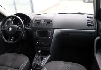 Подержанный автомобиль Skoda Yeti 2014 года (11 фото)