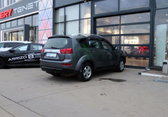 Подержанный автомобиль Peugeot 4007 2011 года (5 фото)