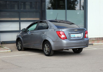 Подержанный автомобиль Chevrolet Aveo Sedan 2013 года (4 фото)