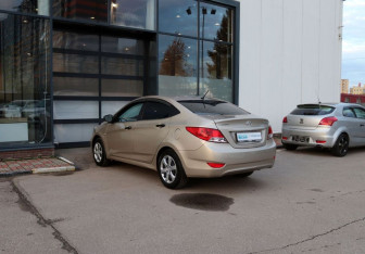 Подержанный автомобиль Hyundai Solaris Sedan 2011 года (3 фото)