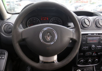 Подержанный автомобиль Renault Duster 2013 года (14 фото)