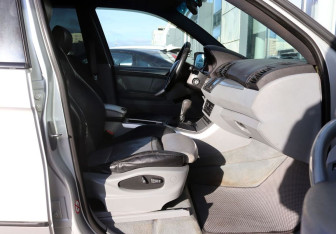 Подержанный автомобиль BMW X5 2001 года (13 фото)