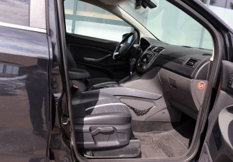 Подержанный автомобиль Ford Kuga 2012 года (9 фото)