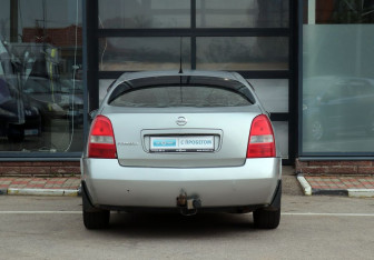 Подержанный автомобиль Nissan Primera Sedan 2004 года (10 фото)