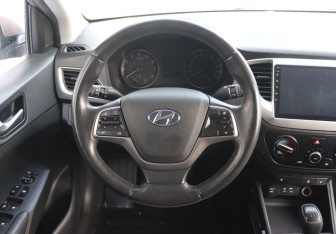 Подержанный автомобиль Hyundai Solaris Sedan 2018 года (15 фото)