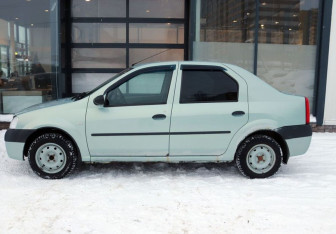 Подержанный автомобиль Renault Logan Sedan 2005 года (2 фото)