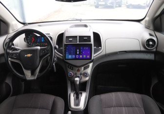 Подержанный автомобиль Chevrolet Aveo Sedan 2012 года (14 фото)