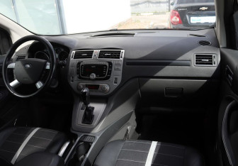 Подержанный автомобиль Ford Kuga 2012 года (11 фото)
