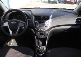 Подержанный автомобиль Hyundai Solaris Sedan 2016 года (13 фото)