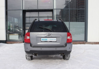 Подержанный автомобиль Kia Sportage 2010 года (6 фото)