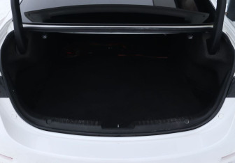 Подержанный автомобиль Mazda 6 Sedan 2015 года (10 фото)