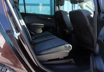 Подержанный автомобиль Opel Zafira Compactvan 2015 года (12 фото)