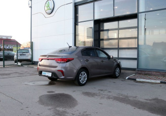 Подержанный автомобиль Kia Rio Sedan 2018 года (5 фото)