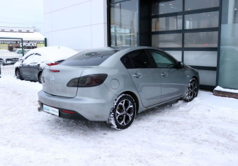 Подержанный автомобиль Mazda 3 Sedan 2011 года (5 фото)