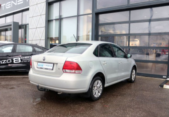 Подержанный автомобиль Volkswagen Polo Sedan 2014 года (5 фото)
