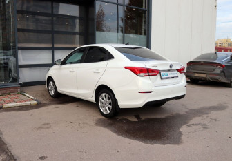 Подержанный автомобиль Changan Alsvin 2023 года (3 фото)