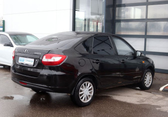 Подержанный автомобиль LADA (ВАЗ) Granta Liftback 2015 года (6 фото)