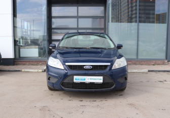 Подержанный автомобиль Ford Focus Sedan 2011 года (8 фото)