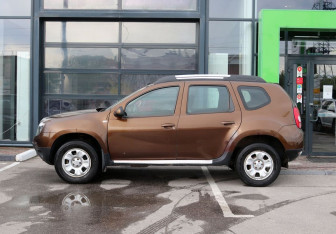Подержанный автомобиль Renault Duster 2013 года (6 фото)