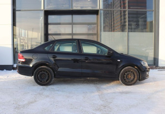 Подержанный автомобиль Volkswagen Polo Sedan 2016 года (6 фото)
