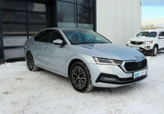 Подержанный автомобиль Skoda Octavia Liftback 2020 года (7 фото)